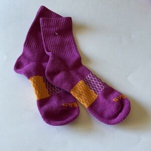 BOMBAS HALF CALF COTTON SOCKS VIVID MAGENTA SIZE MEDIUM NWOT